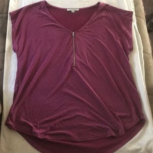 Green envelope mauve xl zipper tee